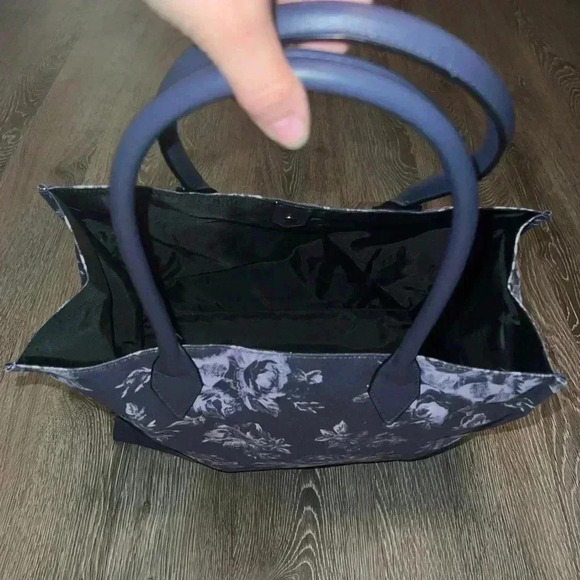 Victorias Secret Floral Tote Bag. NWT - Picture 5 of 6